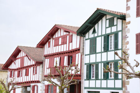Quels sont les différents types de maisons basques ?