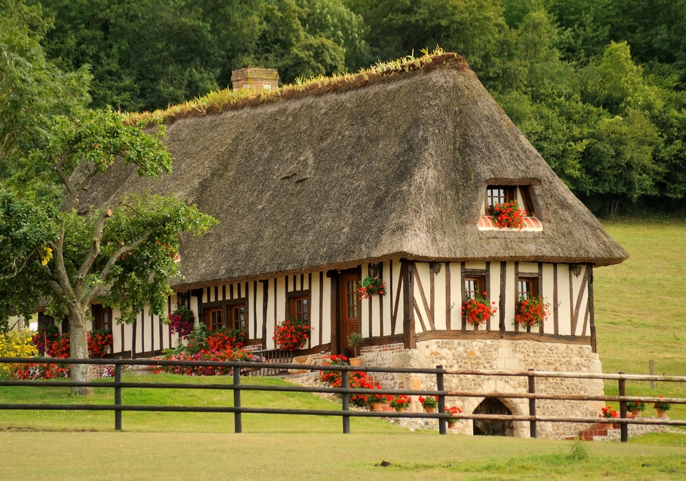 Qu’est-ce qui fait la singularité les maisons de style normand ?